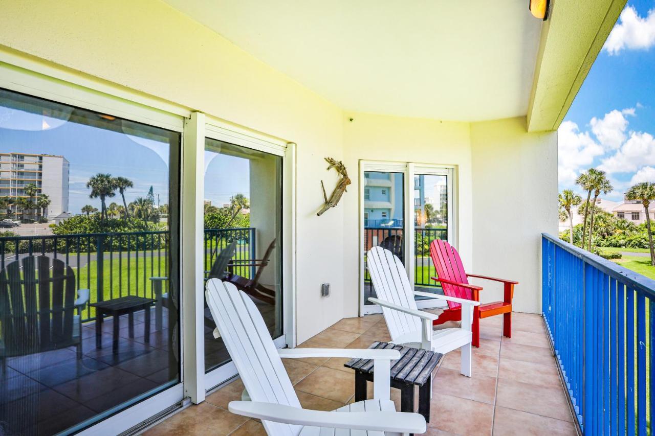 Oceanwalk Condos Bethune Beach Exterior photo