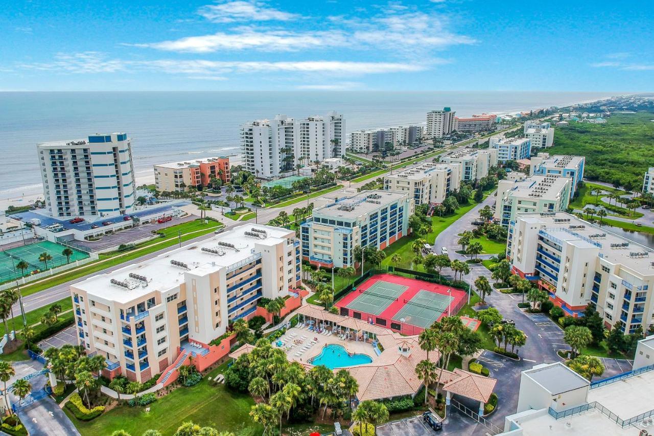 Oceanwalk Condos Bethune Beach Exterior photo