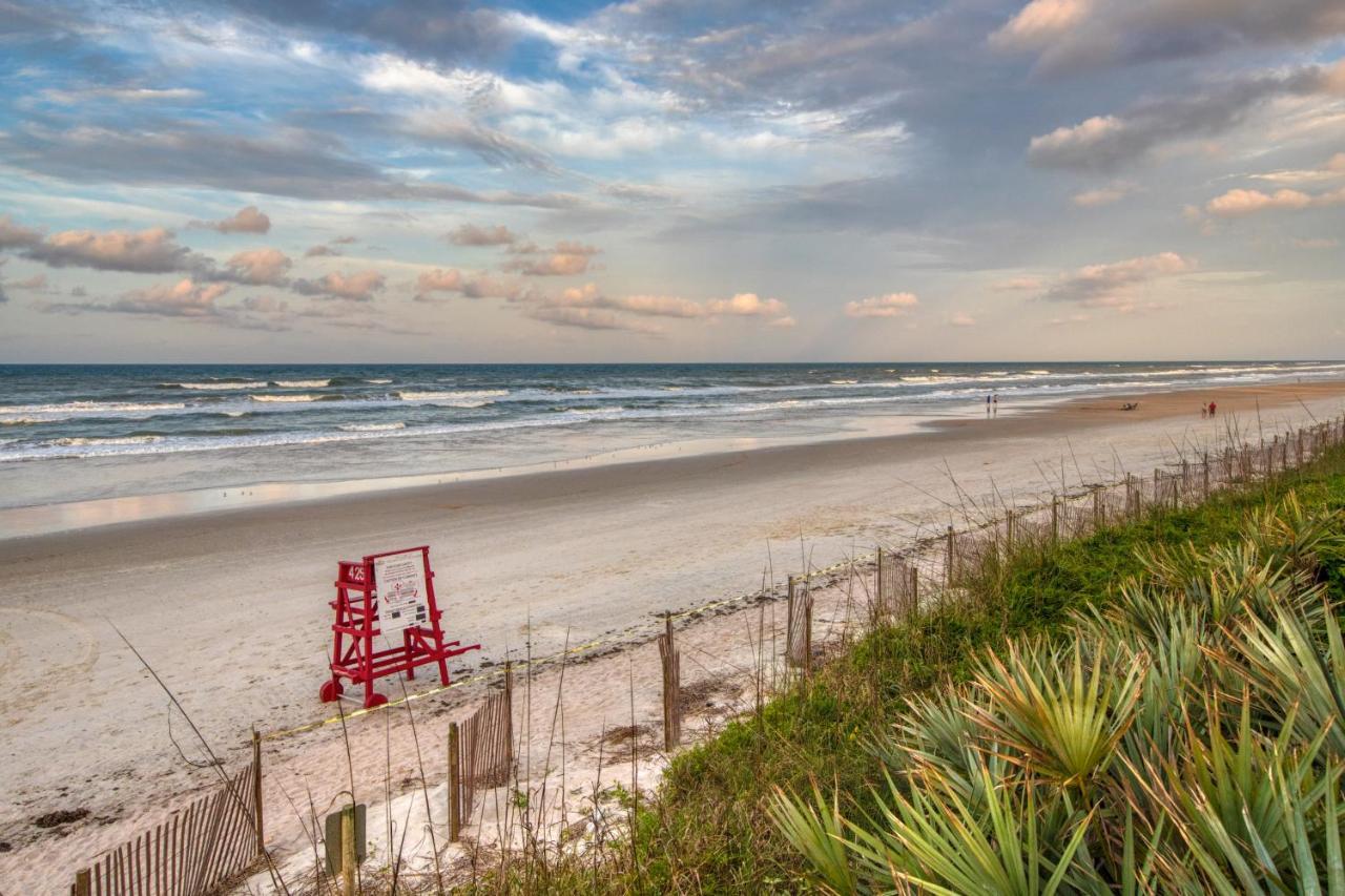 Oceanwalk Condos Bethune Beach Exterior photo