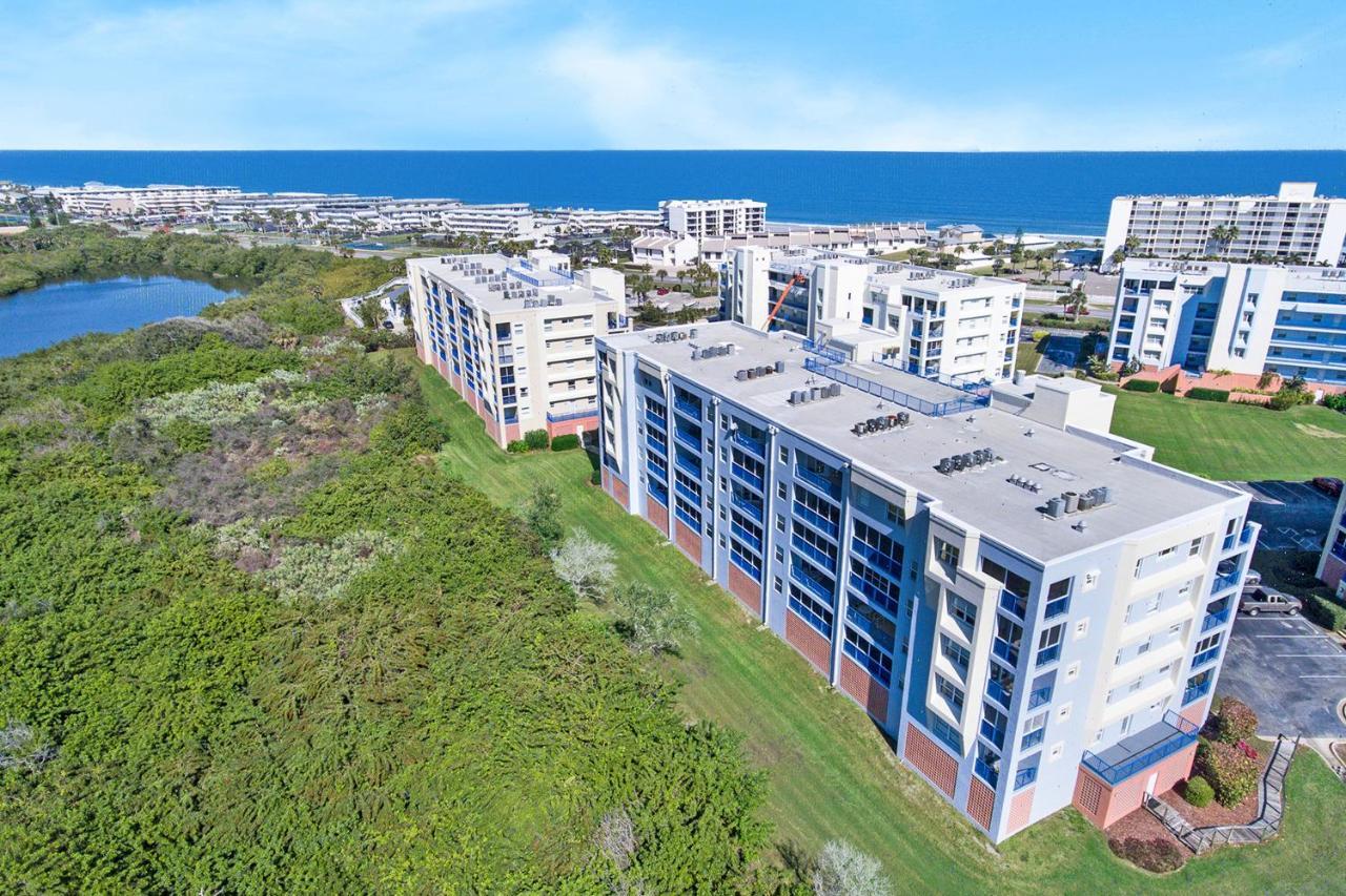 Oceanwalk Condos Bethune Beach Exterior photo