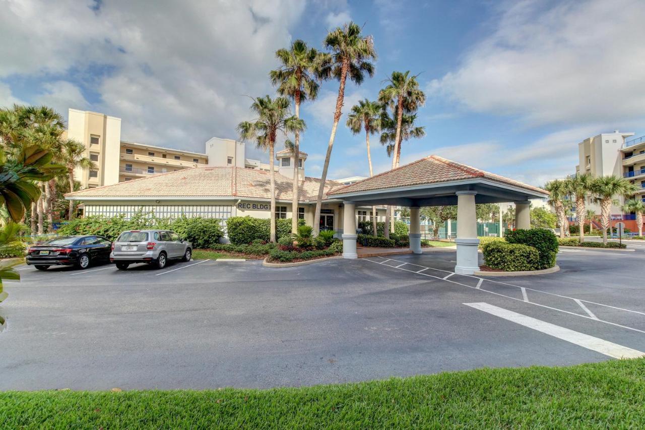 Oceanwalk Condos Bethune Beach Exterior photo